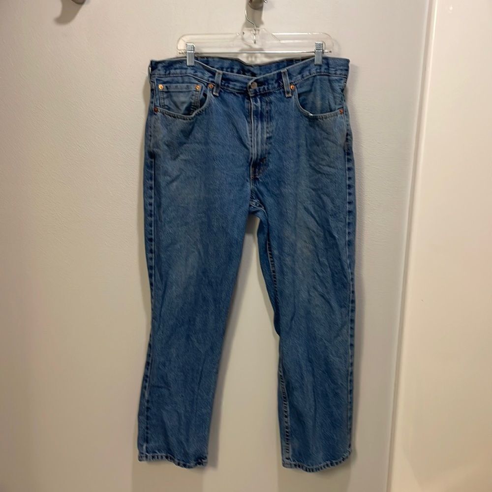 LEVI’S Mens 550 blue jeans
